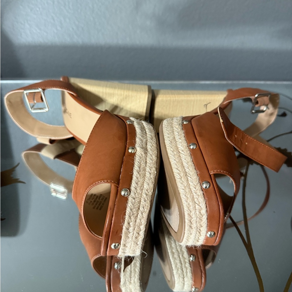 Chic Brown Platform Sandals - Picture 7 of 7